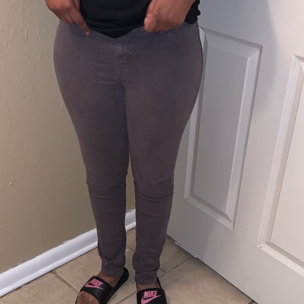 🌵2 for $15🌵Charlotte Russe Gray Skinny Jeans